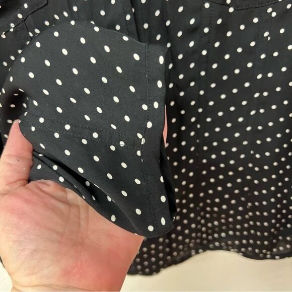 Chico’s 100% Silk Black & White Polka Dot Print Button Up Blouse Chicos Sz 1 - Picture 4 of 6
